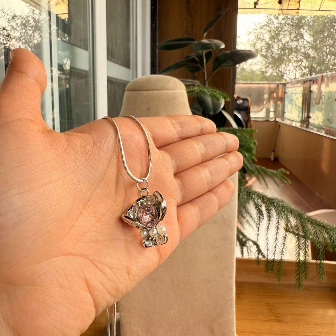 Love buquet necklace